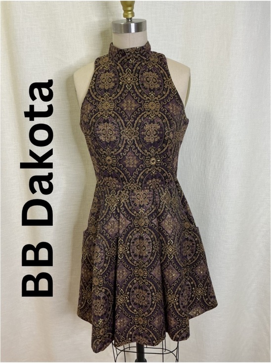 BB Dakota Dresses & Skirts - BB Dakota Brocade Fit & Flare Dress Size 4 Purple Gold Sleeveless Party A Line